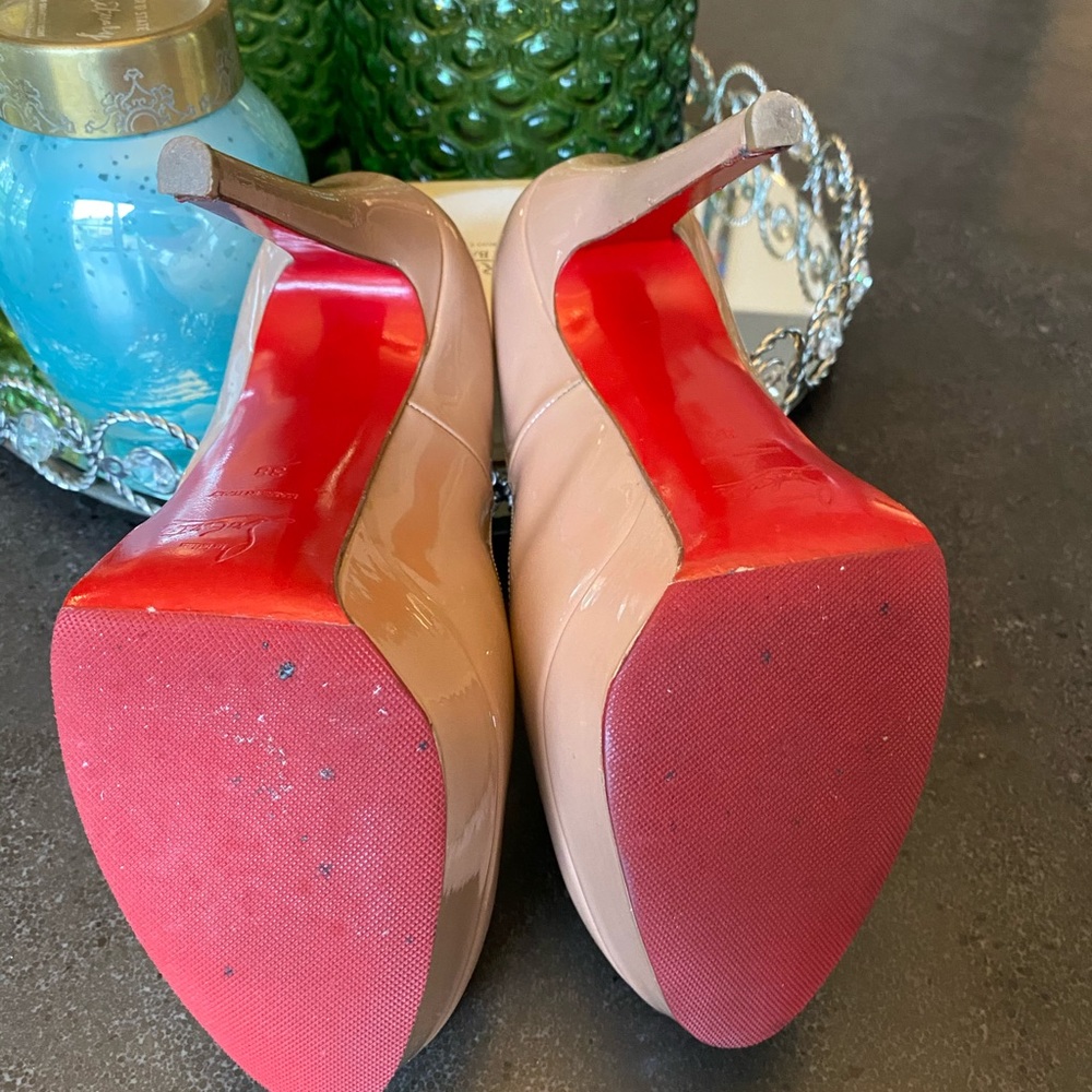 Shoes - Picture 5 of 8